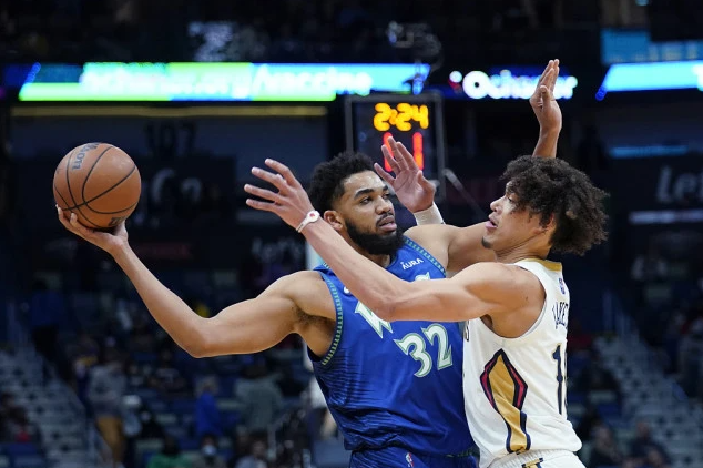  拉塞尔20+20终结独行侠五连胜  