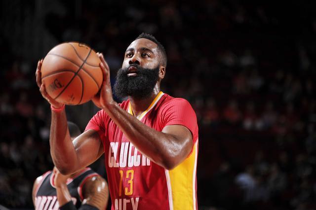  西亚卡姆全面发挥猛龙主场击败热火止连败